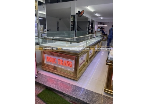 Tủ bán vàng Ngọc Trang Tủ bán vàng Ngọc Trang