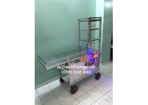 Tù bán bánh mì chả cá Tù bán bánh mì chả cá